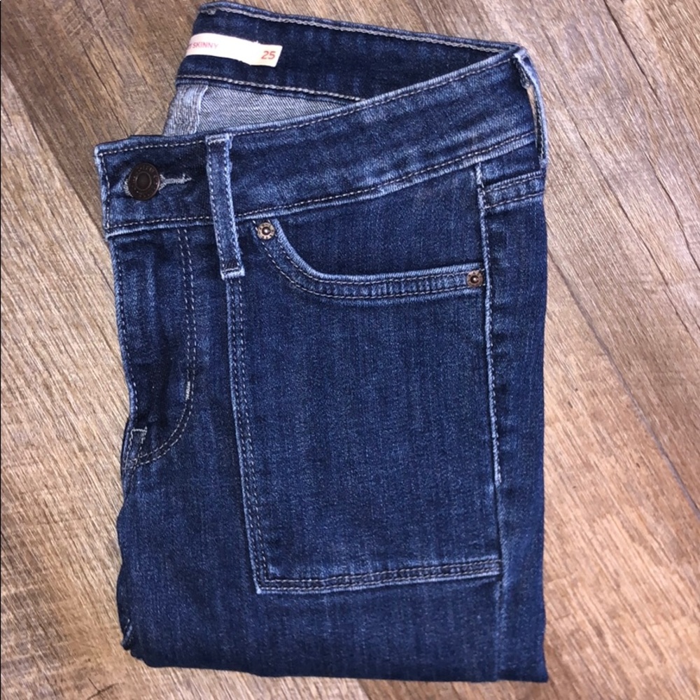 Levi’s 711 skinny jeans